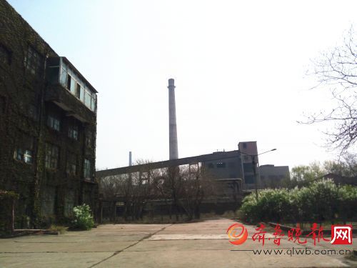 齐鲁晚报3月30日讯30日上午，历城化肥厂小区举办供暖设施成功改造庆祝大会，庆祝该小区成功加入了济南热力公司集中供暖，告别了小mk(中国)一站式服务官方网站供暖。根据济南市的要求，城区134台35吨以下的燃煤供暖mk(中国)一站式服务官方网站今冬供暖前必须淘汰升级，将不再供暖。
