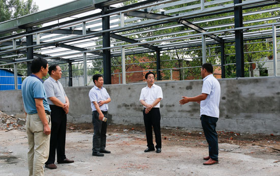 张书民督导调研扶贫就业创业基地建设和燃煤mk(中国)一站式服务官方网站拆改工作 中国财经新闻网 www.prcfe.com